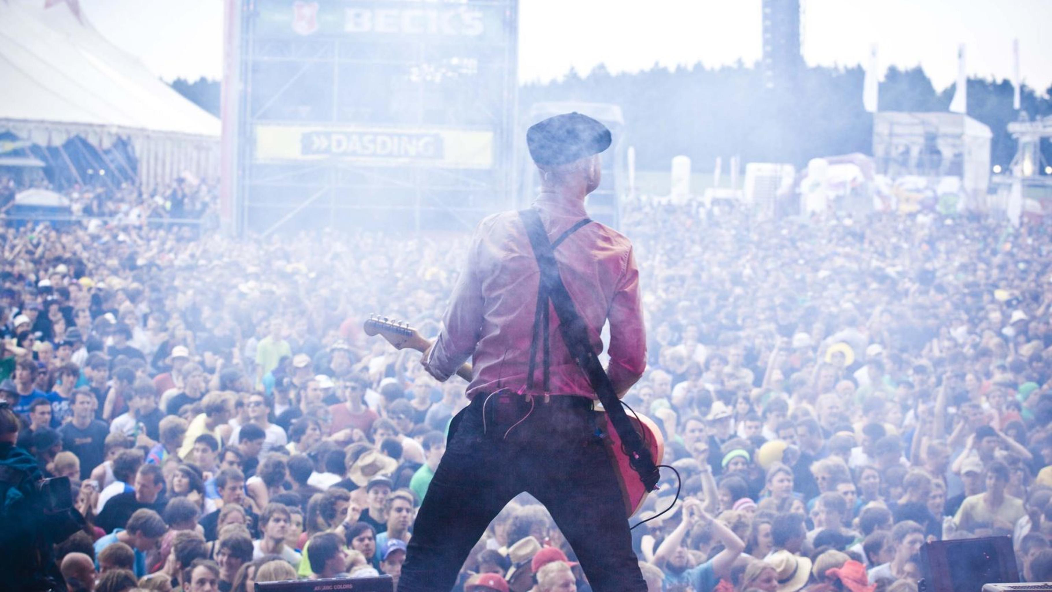 Oxfam unterwegs mit Flogging Molly & Friends