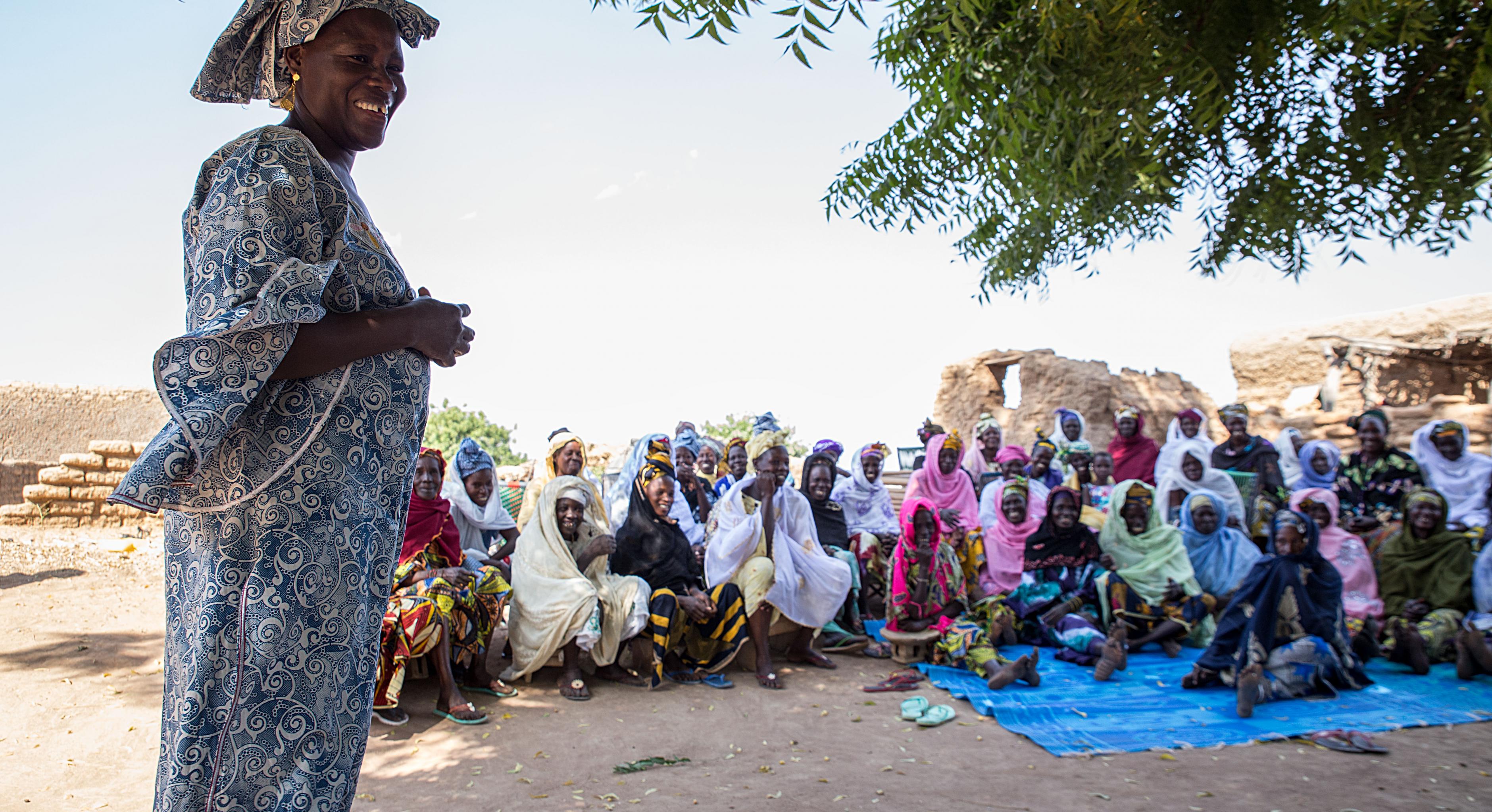 Frauen in Mali werden über Folgen weiblicher Beschneidung aufgeklärt