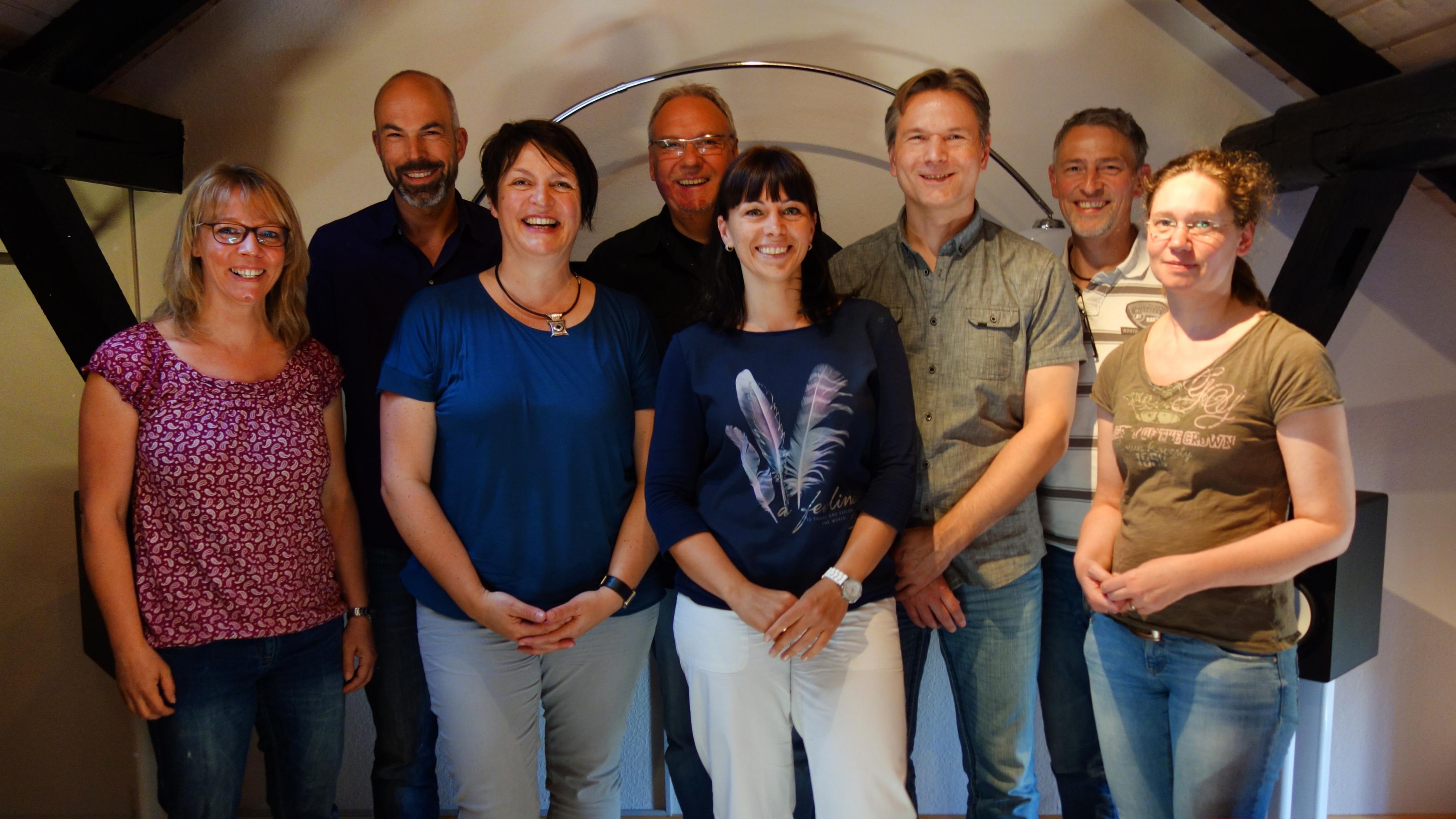 Gruppenfoto: Oxfam-Projektreferentin Stefanie Beck bei der Speaker Connection GmbH in Solingen