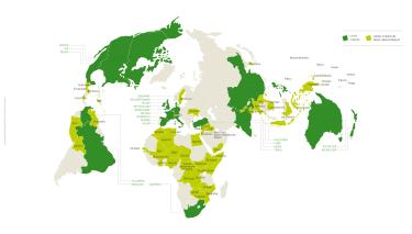 Eine Weltkarte. Farbliche Markierungen zeigen, wo Oxfam überall tätig ist.