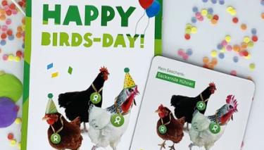 Spende statt Geschenke: Wünschen Sie sich doch einfach mal ein „Happy Birdsday“! Geschenkkarte und Magnet „Happy Birdsday“.