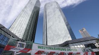 Demo vor der Deutschen Bank in Frankfurt am Main: Spekulanten in die Schranken!